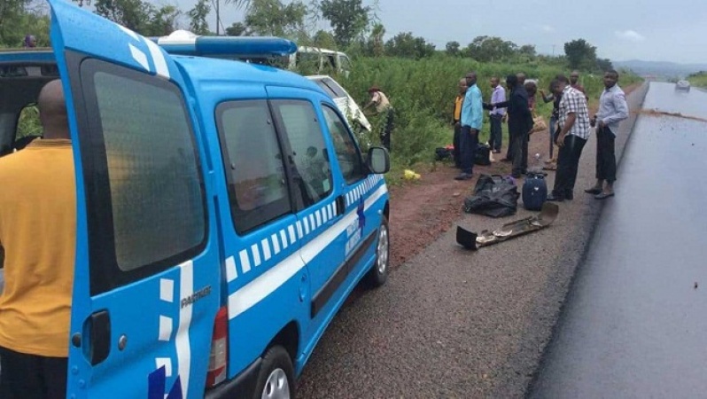 Six killed as Port Harcourt-bound bus plunges into Edo river