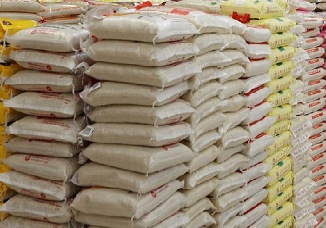 FCT residents groan over difficulty to access FG?s N40,000 rice