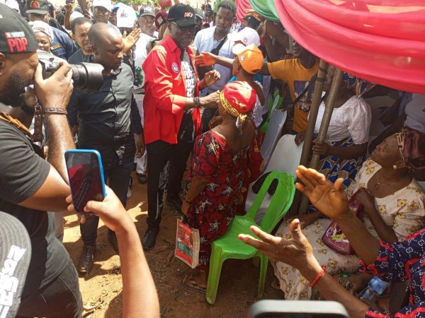 Edo 2024: Ighodalo storms Esan South East, gets heroic welcome in Ewhohimi, hosts PDP leaders