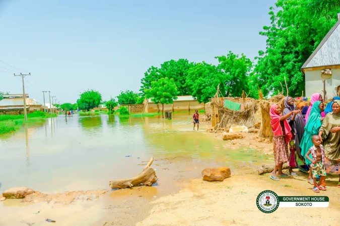Flood: Sokoto Govt., Sen. Wamakko donate N20m, foods, other items