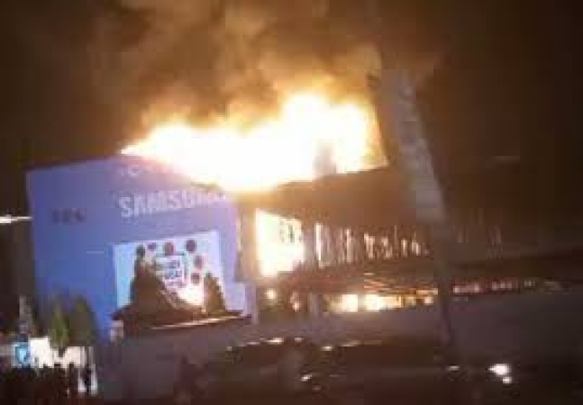 BREAKING: Senator Ibezim?s residence set ablaze in Imo; NOUN facility also burnt