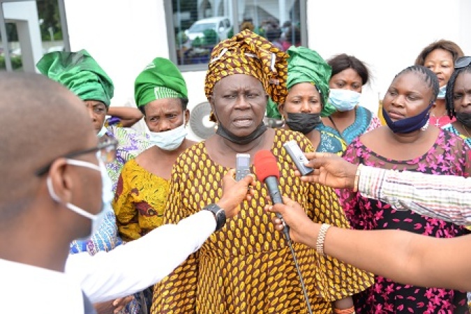 Edo: Traders protest to Oba?s palace, demand leader?s removal