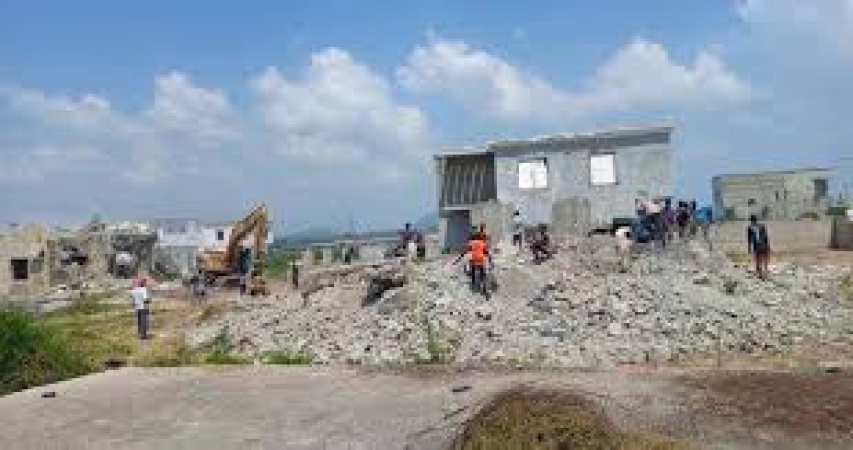 7 confirmed dead at demolished building near Abuja