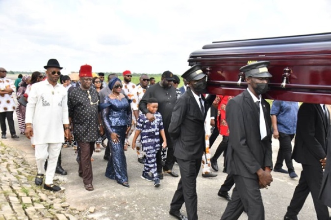 Iwuanyanwu?s corpse arrives for burial in Imo