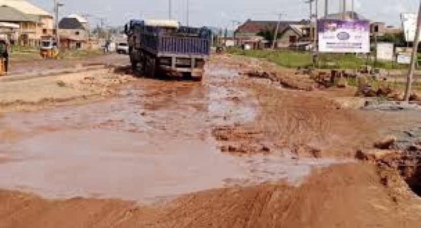 Motorists, residents urge FG, states to fix roads before Christmas