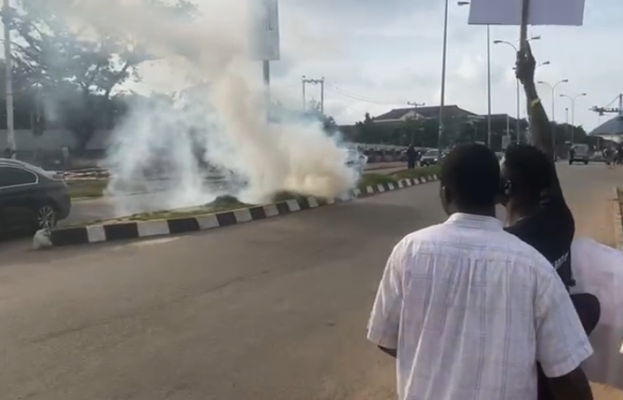 Scores injured as police disperse Rivers LG workers with teargas