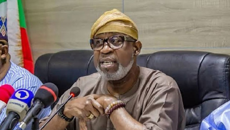 FG swoops on illegal mining operators, arrests 300