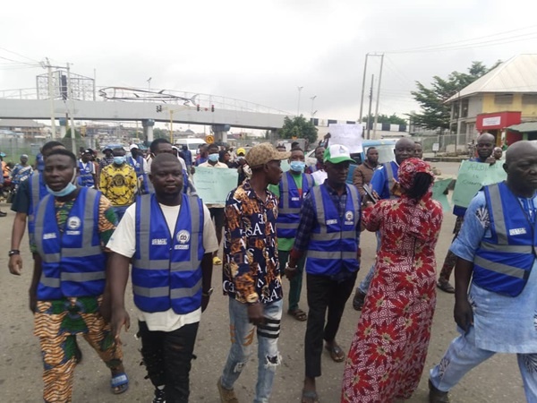 Students stranded as transporters strike over shooting of Adeleke?s appointee