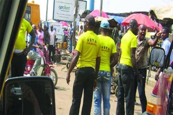 BREAKING: Angry residents set revenue agents ablaze in Anambra