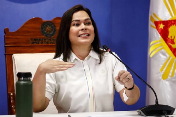 Vice President publicly threatens President with assassination