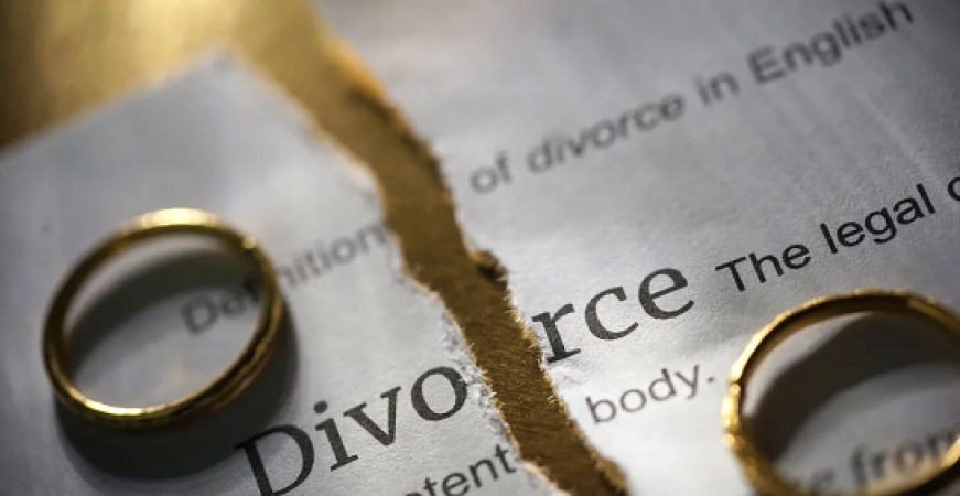 Woman seeks divorce 2 weeks after wedding