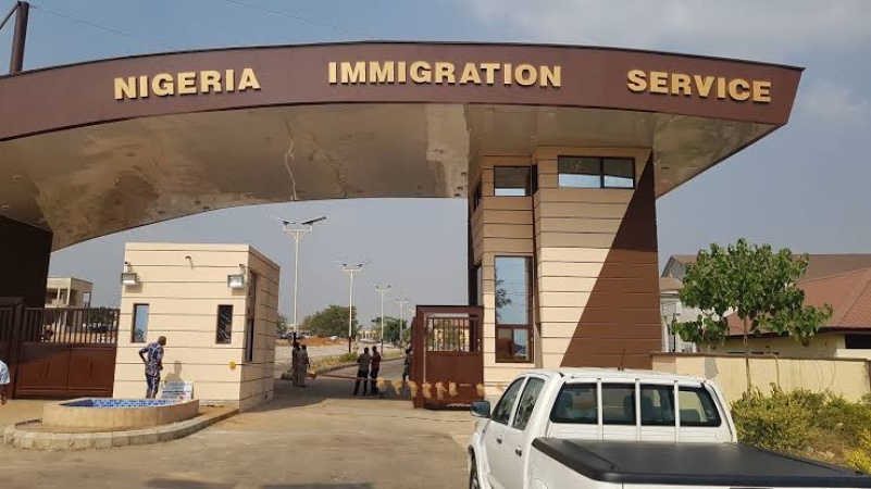 Immigration clarifies passport renewal policy for married women