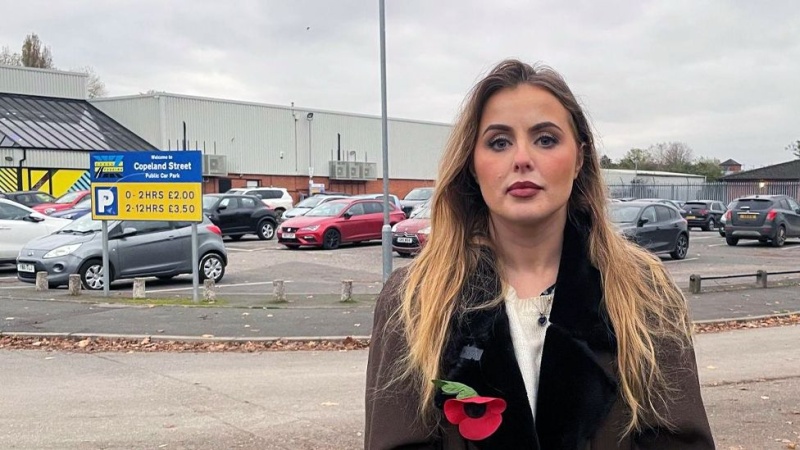 Woman slammed with ?1,906 bill for failing to pay parking fine within five minutes 