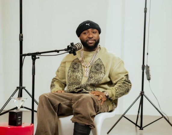 I have phone numbers of 14 presidents ? Davido boasts