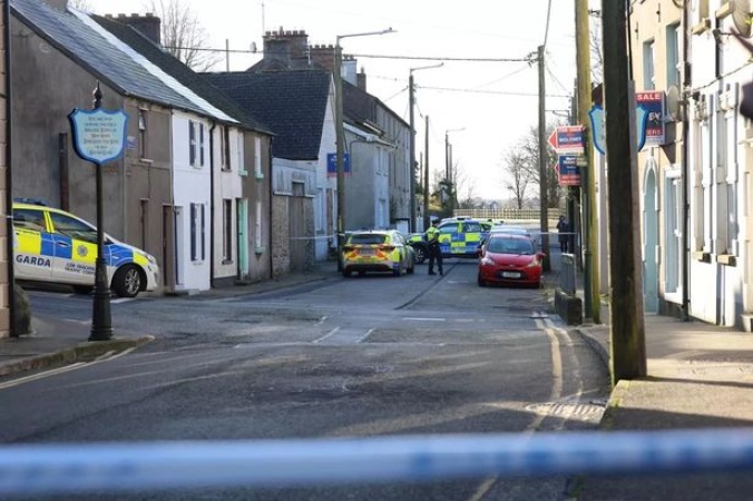 Girl killed ?trying to save mother from attack?