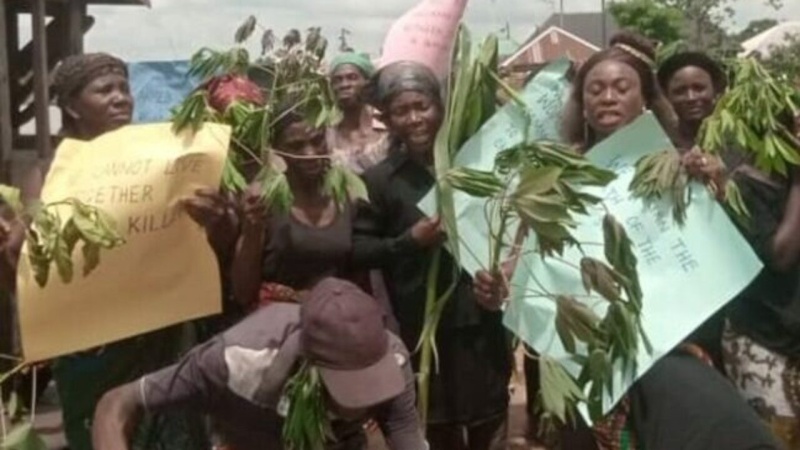 Death of PG: Okuama community protests, issues seven-day ultimatum for release of leaders