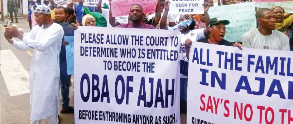 Protesters storm Lagos governor?s office over planned monarch imposition