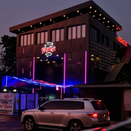 Guest shot dead, female companion injured as gunmen storm popular nightclub in Benin City