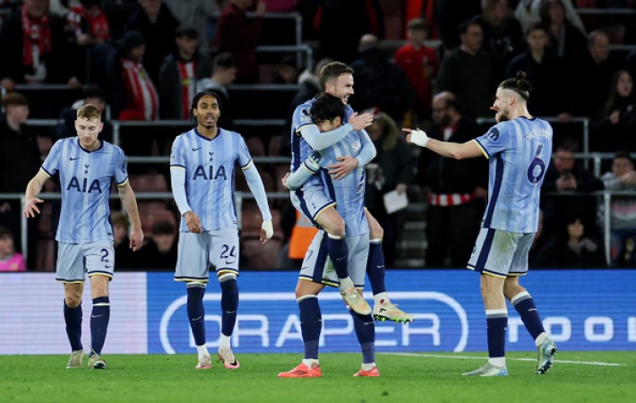 Tottenham hit five first-half goals in thrashing of Southampton
