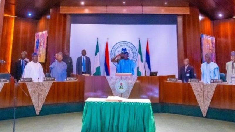 FG offers free train service during Yuletide