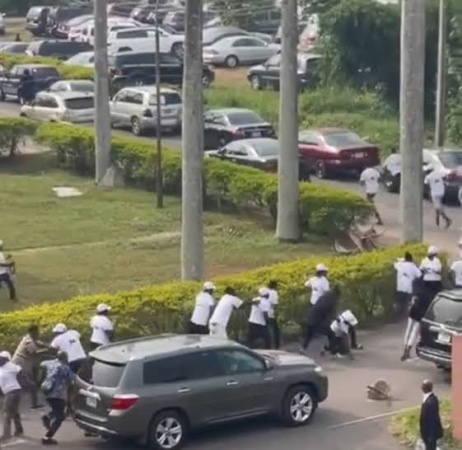 Drama as Okpebholo?s committee storms tribunal to recover vehicle conveying PDP counsel