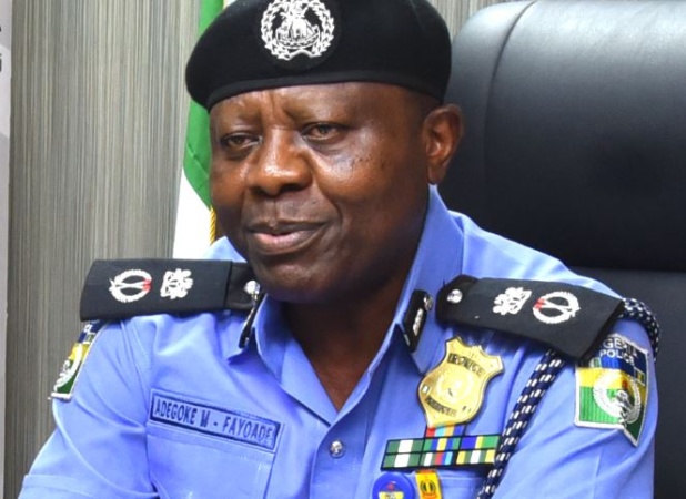 Police detain fake officer seeking bail for fraudsters