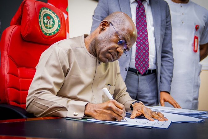 Otti approves N250,000 monthly package for Abia traditional rulers