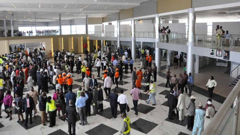 Aircraft shortages leave holiday travellers stranded