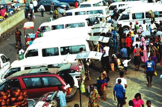 Yuletide: Lagos residents defy high fare to travel