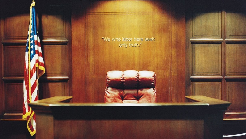 Judge shoots self dead inside courtroom in US