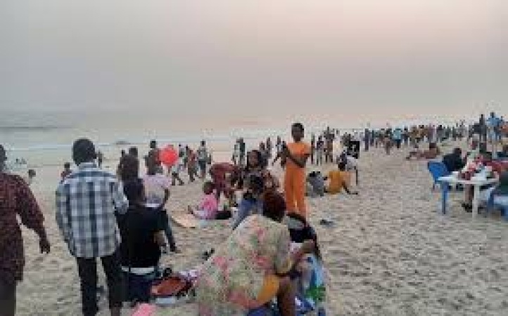 Lagos fun seekers patronise alternative beaches as popular resort is demolished