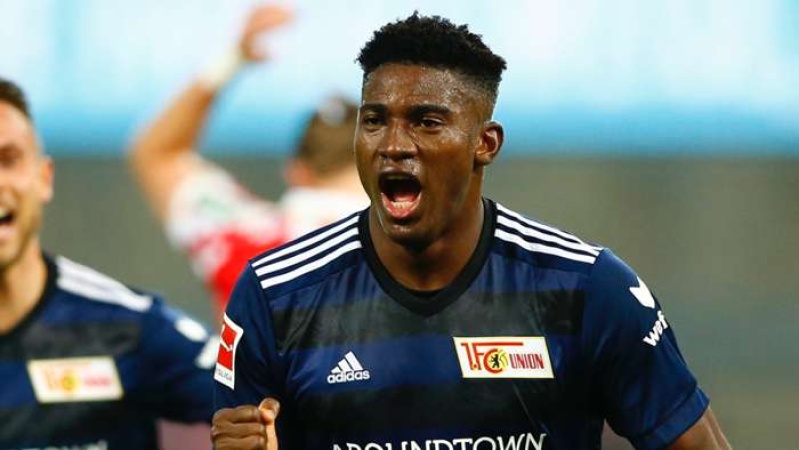 Nottingham Forest thrash Wolves, close gap on leaders Liverpool