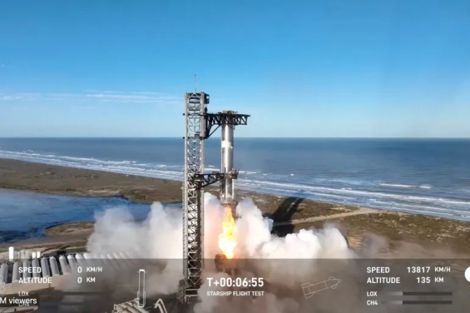 Flights diverted as SpaceX?s Starship explodes in flight test