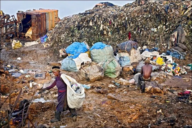 Hardship: Women scavenge for valuables in garbage dump to feed their homes