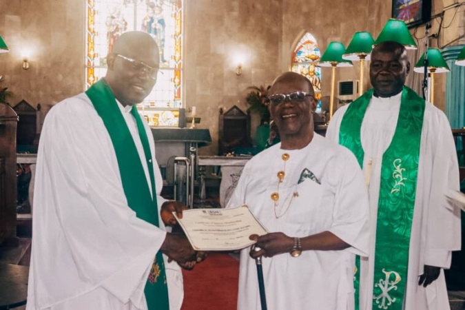 Sir Toby advises Christians to support BSN
