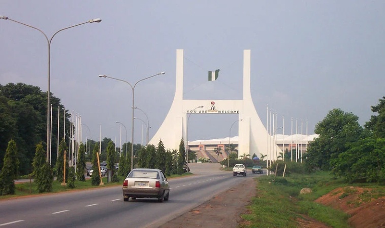 Abuja residents raise alarm over cracks in walls, compromised foundations
