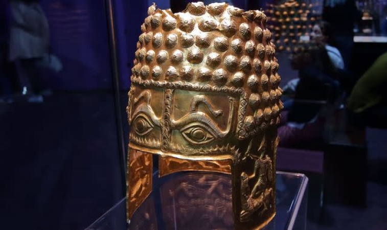 Thieves blow up museum door and steal ancient artifacts, including 2,500-year-old gold helmet