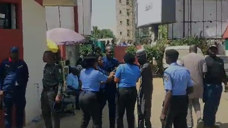 Security operatives take over PDP Secretariat after BoT meeting clash