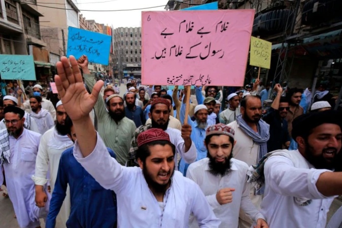 4 men sentenced to death over online blasphemy