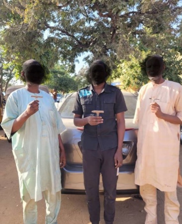 Police bust gang targeting bank customers, stealing from cars