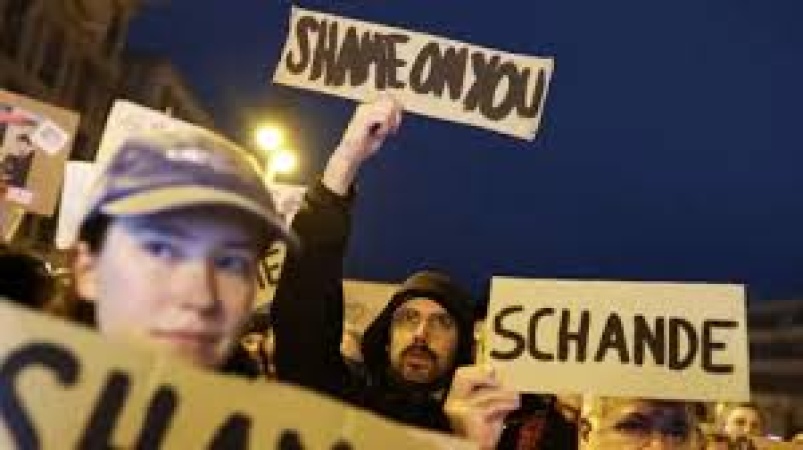 German immigration bill rejected despite far-right backing 