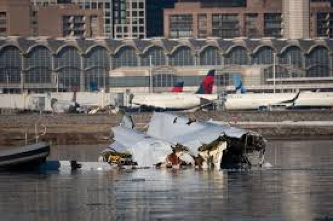 Air traffic controller ?left work early? before deadly crash as helicopter?s flight height comes into question