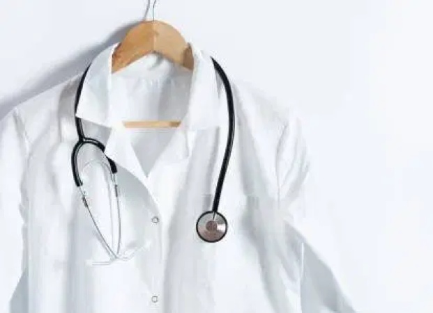 Doctor held for suspected murder of 10 patients