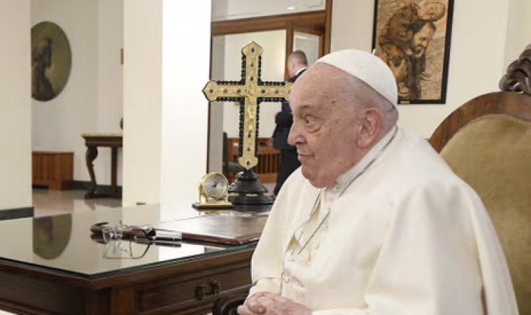 Pope Francis remains in hospital, clinical condition complex