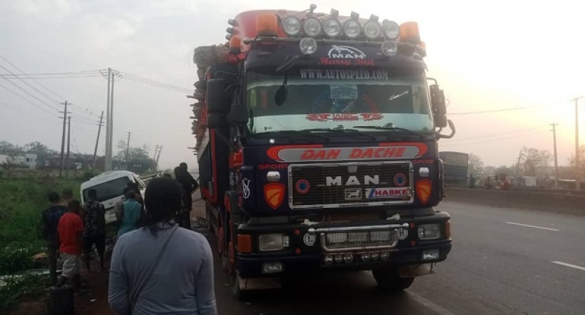 BREAKING: Nine dead, three sustain injuries in Lagos/Ibadan expressway crash