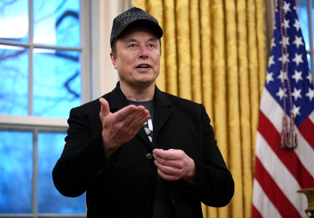Federal workers sue Musk over demand they justify their jobs