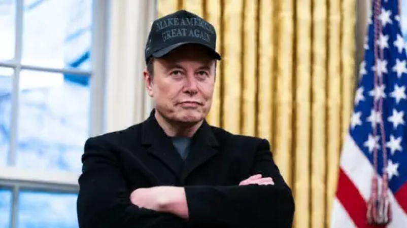 US Federal workers left confused as Musk doubles down on threat