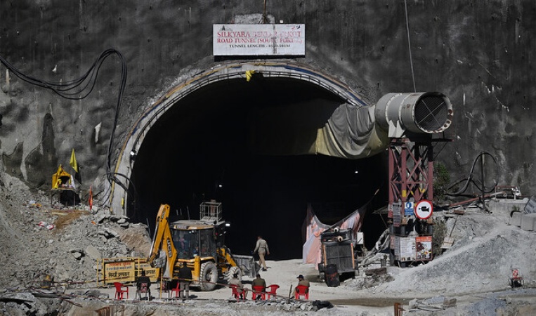 Hopes fade for workers trapped for days in tunnel in India