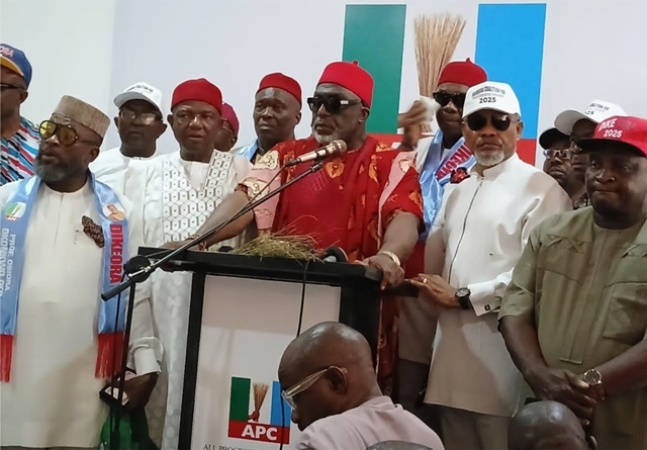 Anambra Guber: Fanfare, as Obiora Okonkwo submits APC nomination forms, vows to win primary, sack Soludo from Government House