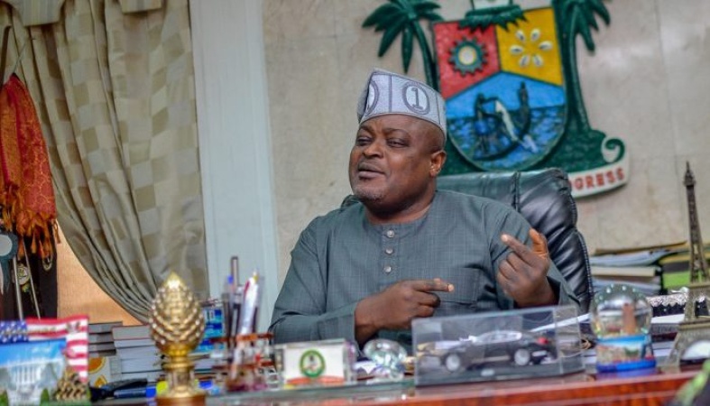 BREAKING: Obasa arrives Lagos Assembly with heavy security, occupies Speaker?s office after Meranda's security details withdrawn